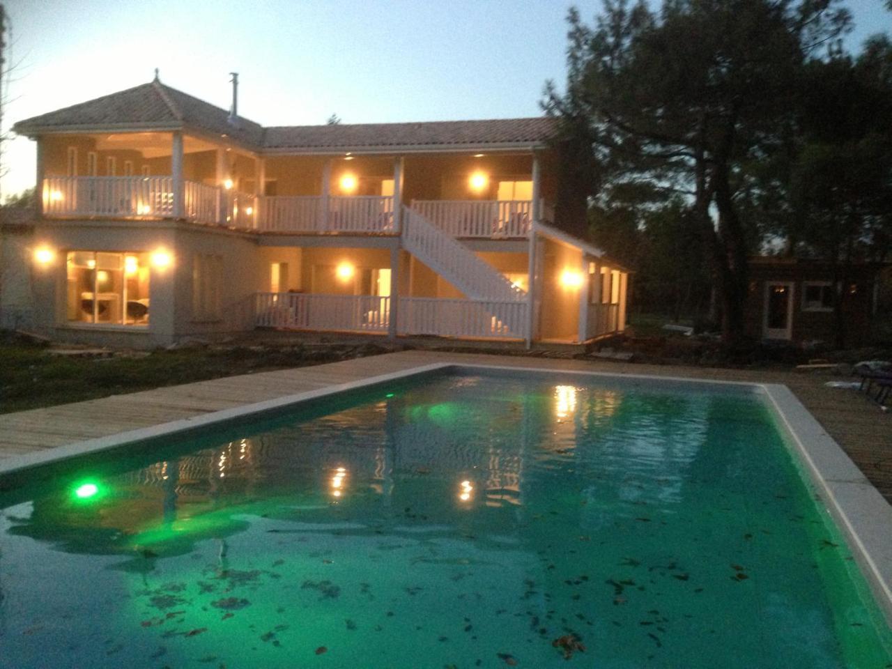 Domaine De Giron Bed and Breakfast Moulis-en-Médoc Exteriör bild